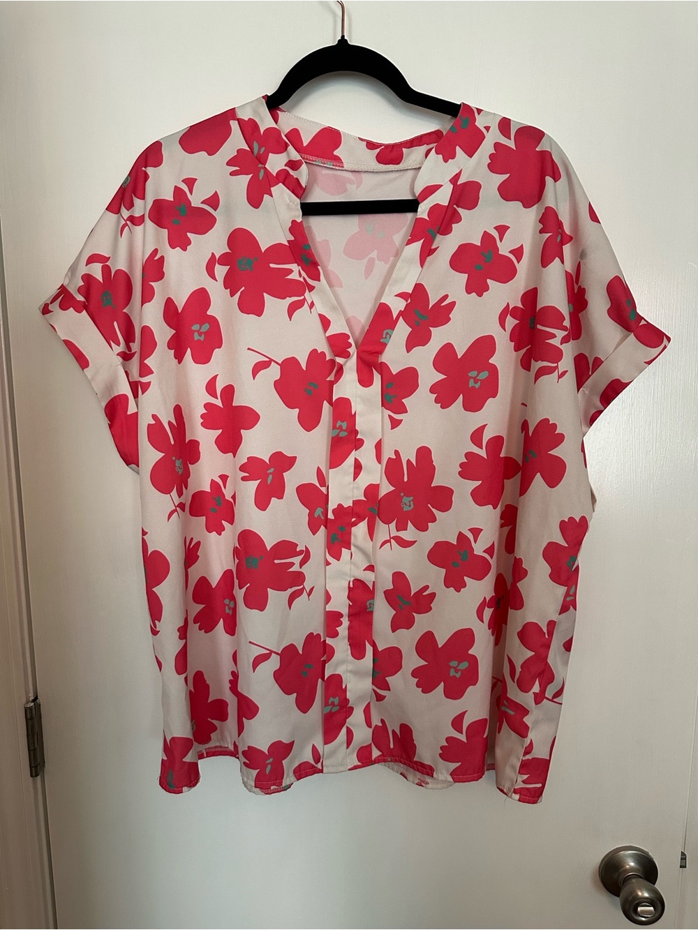 SHEIN Pink Floral V-Neck Short Sleeve Blouse size 2XL EUC